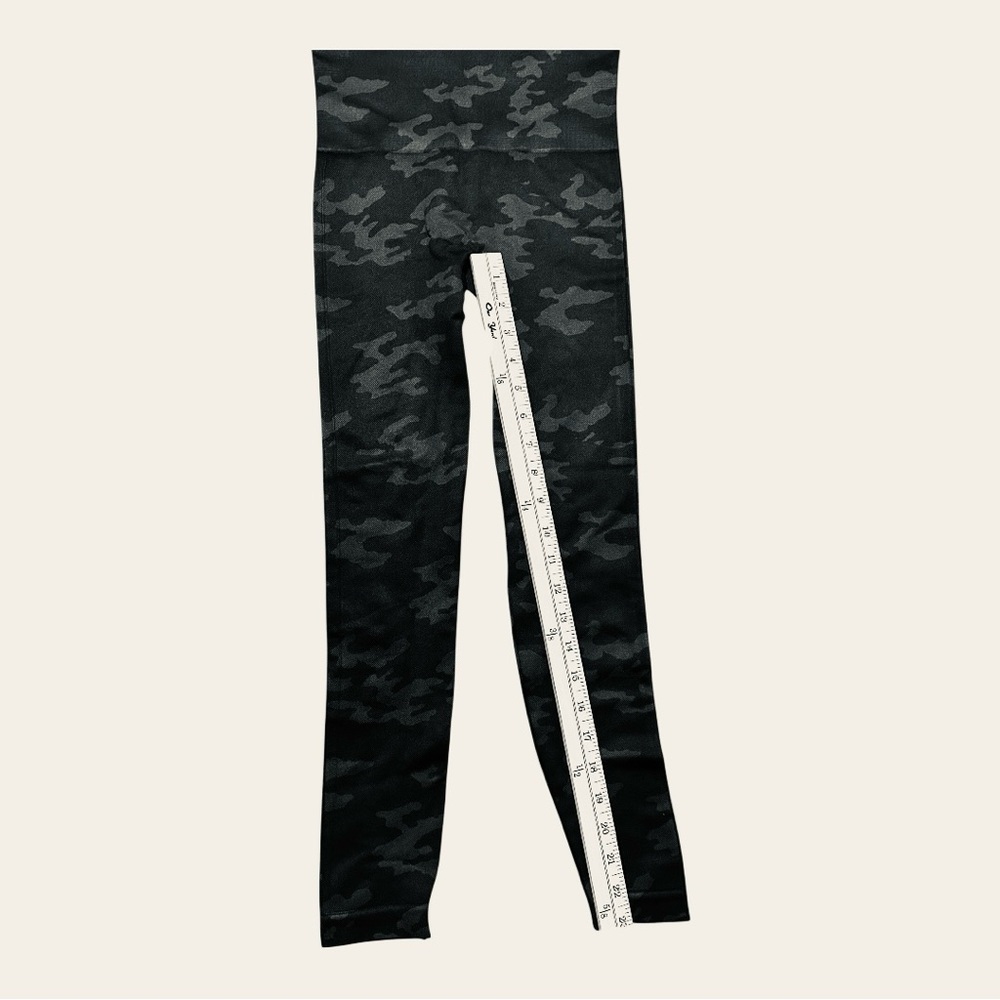 NWT Spanx Look at Me Now High Waisted Camo Leggings S and M Grey/Black Camo - Picture 5 of 9